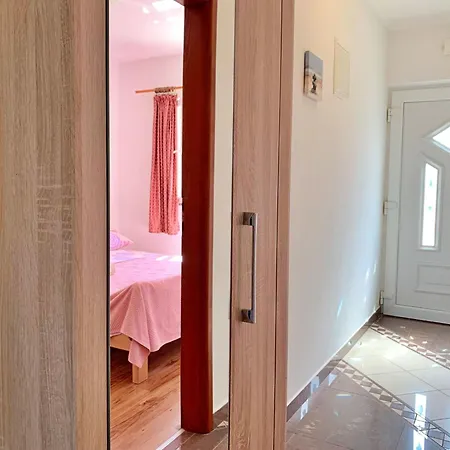 2 By Interhome